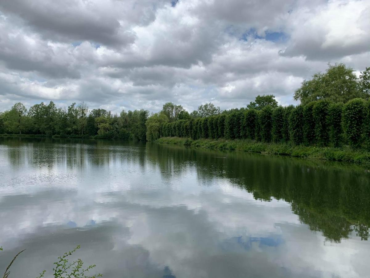 Domaine De Senercy Panzió Sery-les-Mezieres Kültér fotó